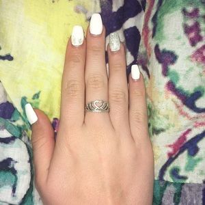 Pandora Hearts Tiara Ring